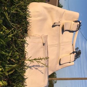 Pocket book including wallet to match🤍